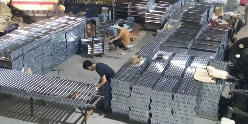 金泰伸縮皮帶機較其他輸送設備不同的地方及其在各個行業(yè)的廣泛應用